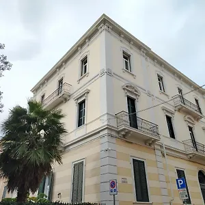 Alojamento de Acomodação e Pequeno-almoço Palazzo Castellano, Lecce